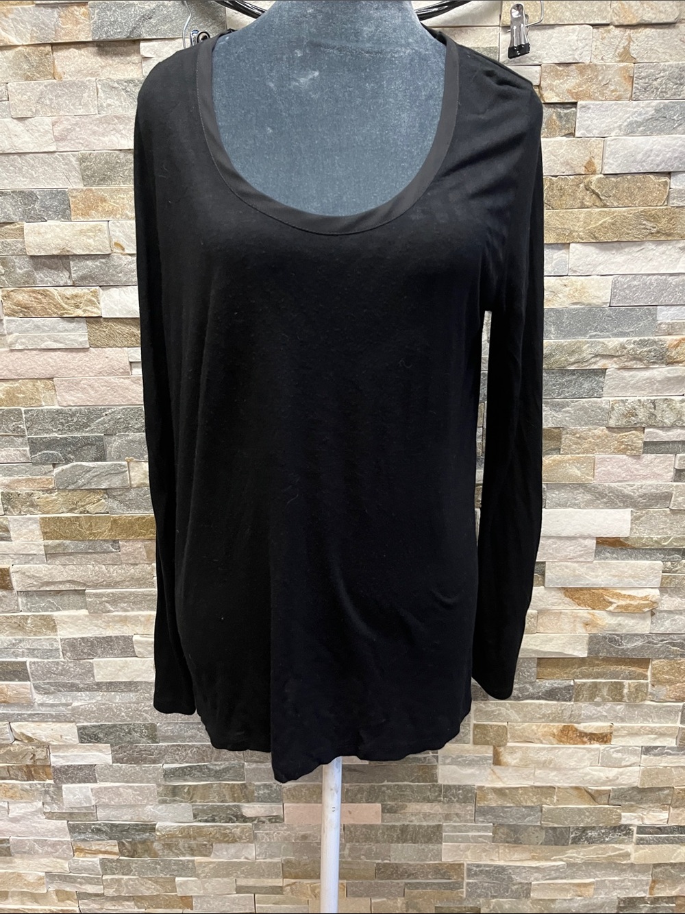 GAP Black Long Sleeve Scoop Neck Tee